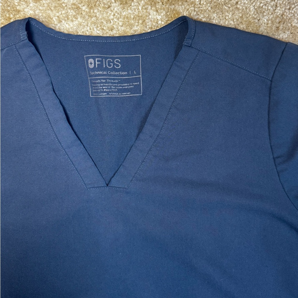 Figs Scrub Top - Picture 4 of 5
